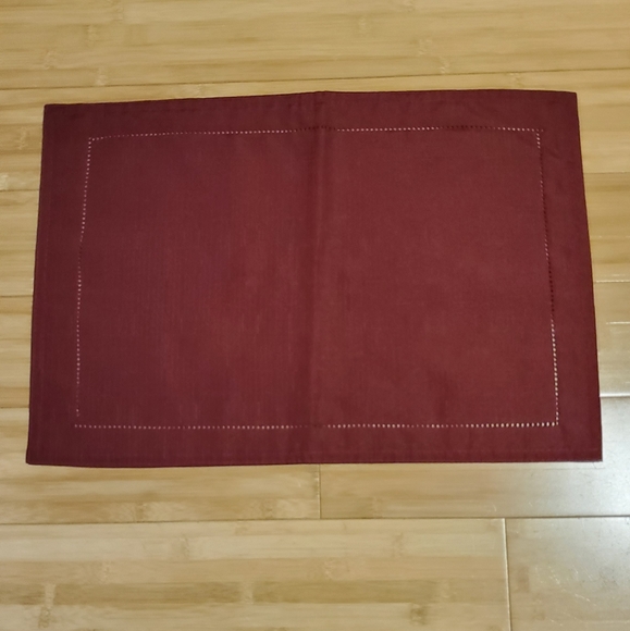 Burgundy color Placemats & Napkins - Picture 3 of 6